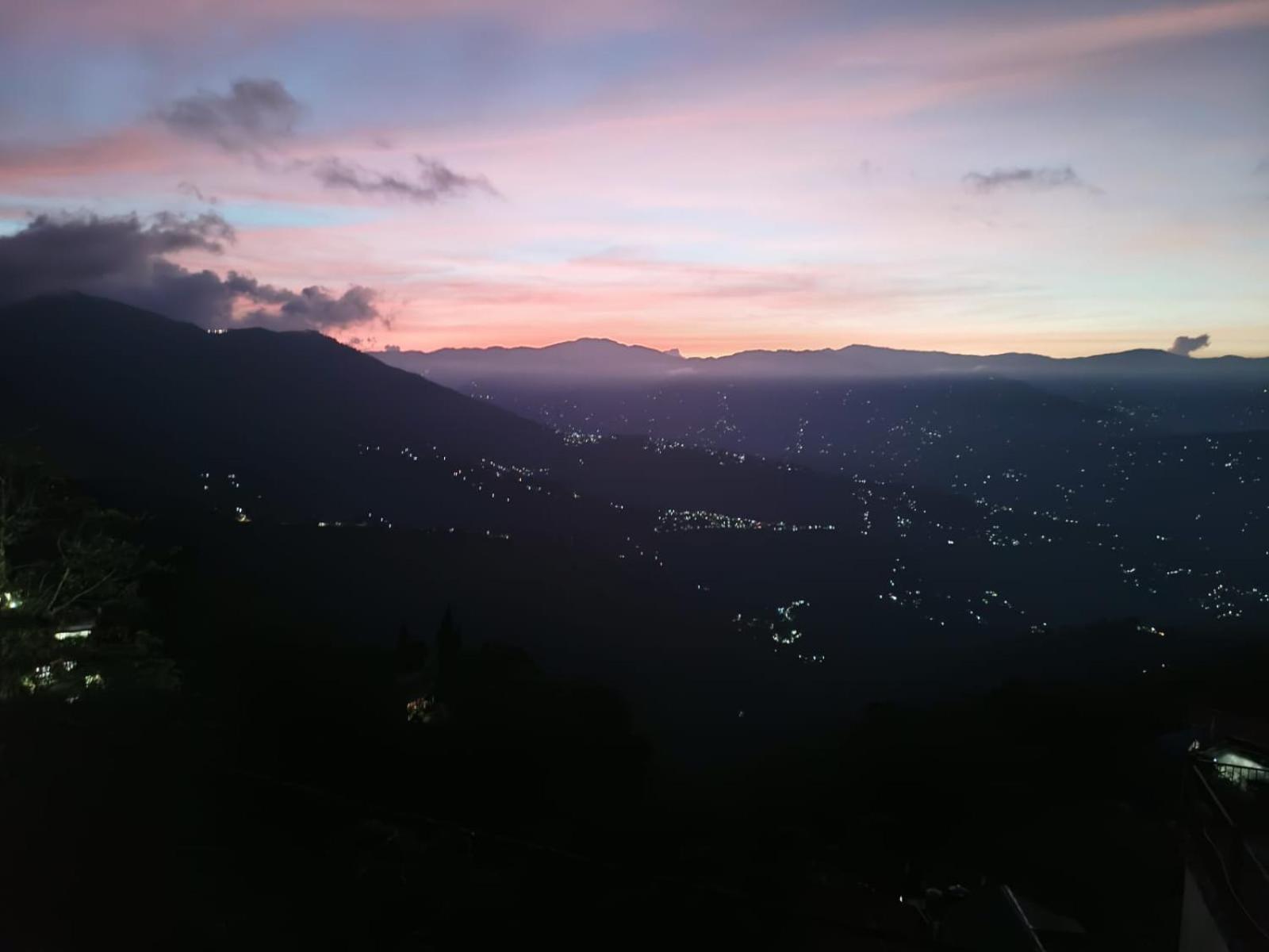The Sunset Nest Offbeat Homestay Darjeeling  Luaran gambar